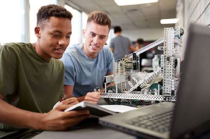 Điều kiện tuyển sinh và chi phí học tập khối STEM tại Mỹ